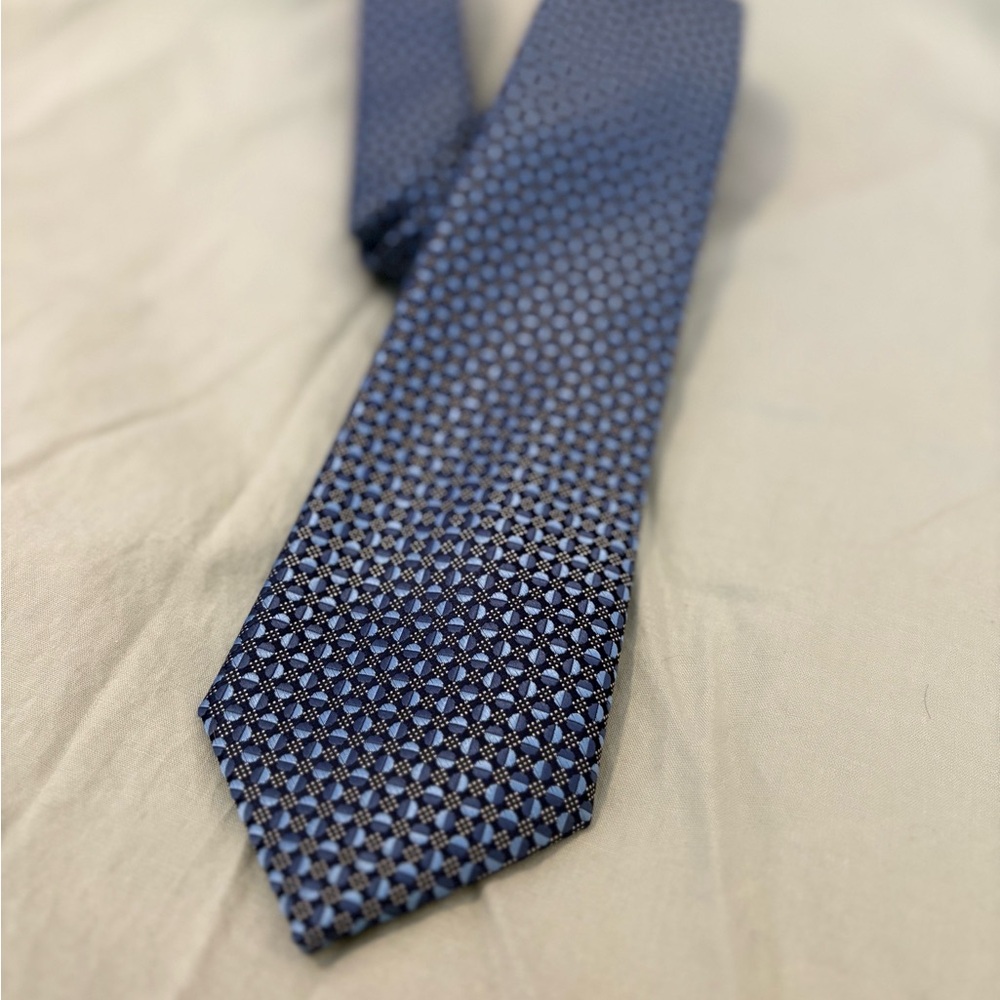 Perry Ellis Portfolio Collection Sophisticated Geometric Blue Men's Standard Tie